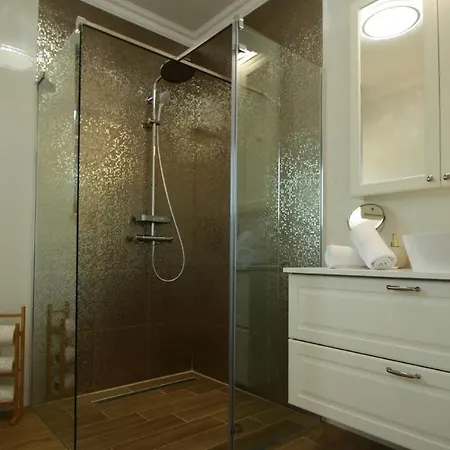 Guest house Sara By 4*